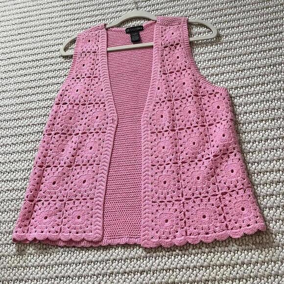Design Cotton Crotchet Vest in Pink - Picture 2 of 4